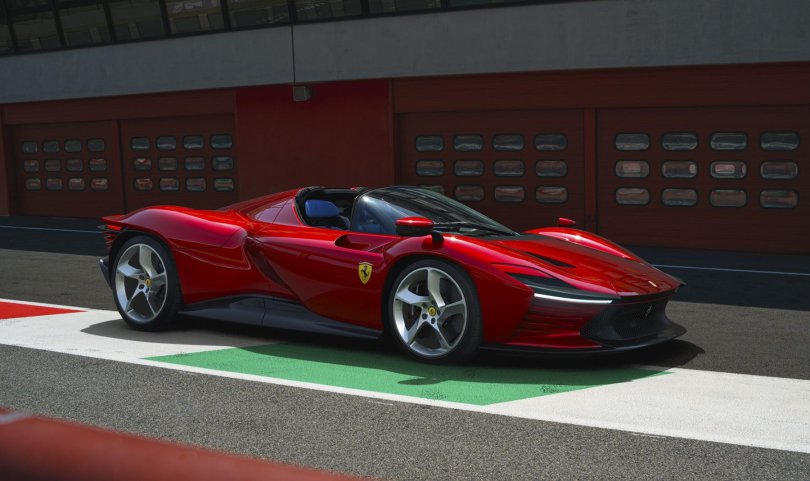 Ferrari-მ შეზღუდული რაოდენობის რეტრო მოდელი წარადგინა