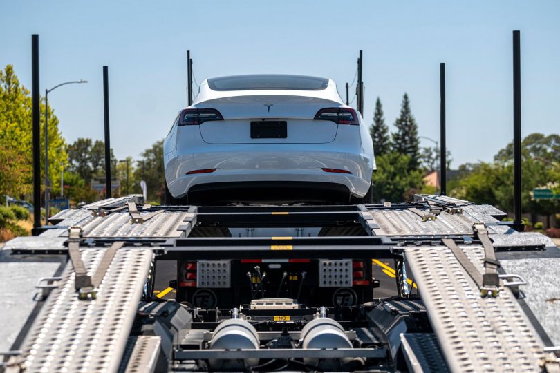 Tesla-მ ტექნიკური დეფექტების გამო 475,000 ავტომობილი უკან დაიბრუნა
