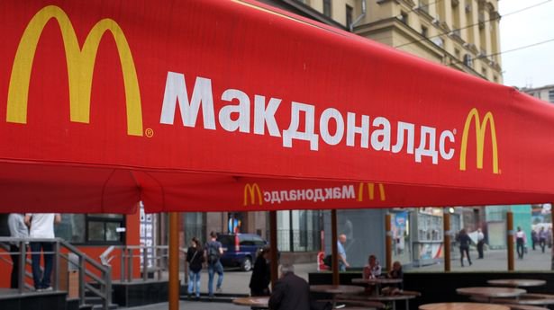 McDonald's რუსეთში 850 რესტორანს დროებით ხურავს