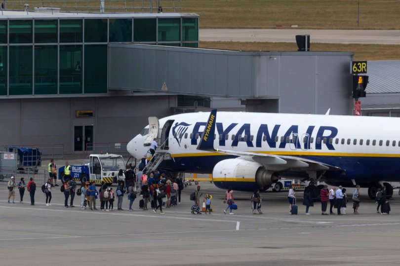 Ryanair-ი შემოდგომისთვის დიდი ბრიტანეთიდან ფრენებს ამატებს