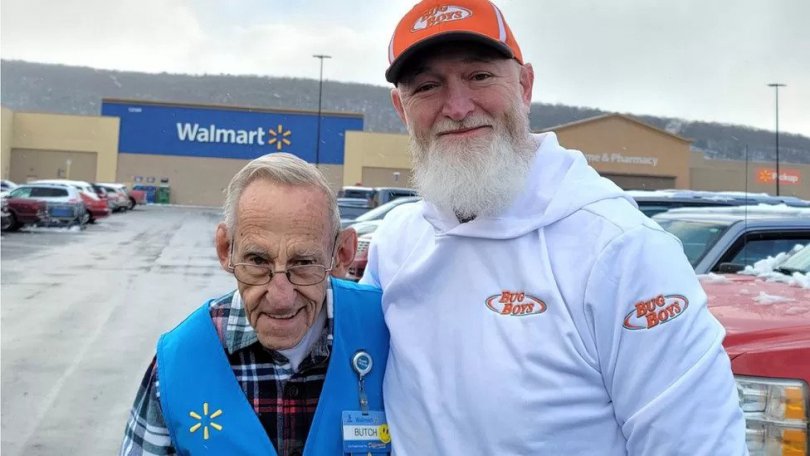 Walmart-ის 82 წლის მოლარემ დონაციით $100 000 მიიღო და სამსახურიდან წავიდა