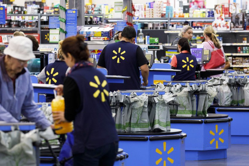 Walmart-ი მინიმალურ ხელფასს საათში $14-მდე ზრდის