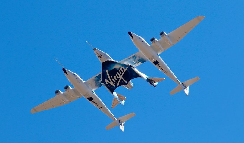 Virgin Galactic-მა კოსმოსში პირველი ტურისტული ფრენა წარმატებით შეასრულა